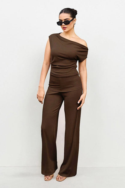 Leisure Solid Sloping-Shoulder Slim Top & Wide-Leg Trousers Co-ord